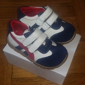 Casual sneakers